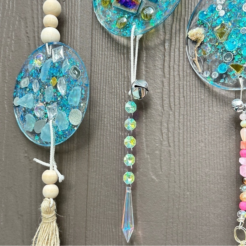 RUBYRUDI Artisan Glass Mosaic Wall Hanging Handcrafted Assemblage Indoor/Outdoor - Picture 13 of 14